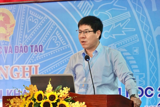 Sẽ nghiên cứu lại việc dùng chứng chỉ năng lực ngoại ngữ để miễn thi tốt nghiệp - Ảnh 1. Sẽ nghiên cứu lại việc dùng chứng chỉ năng lực ngoại ngữ để miễn thi tốt nghiệp - Ảnh 1.